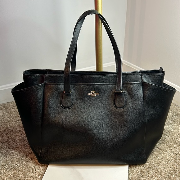 Coach Handbags - COACH X-Large Tote/Overnight Bag